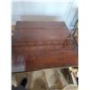 Image 3 : Mahogany Drop-Leaf Pedestal Table with Brass