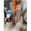 Image 13 : Scrap Wood and Plexiglass Sheets