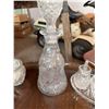 Image 3 : Decorative Glass and Porcelain Table