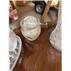Image 4 : Decorative Glass and Porcelain Table