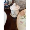 Image 7 : Decorative Glass and Porcelain Table