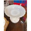 Image 8 : Decorative Glass and Porcelain Table