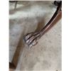 Image 5 : Carved Wooden Tri-Foot Pedestal Table