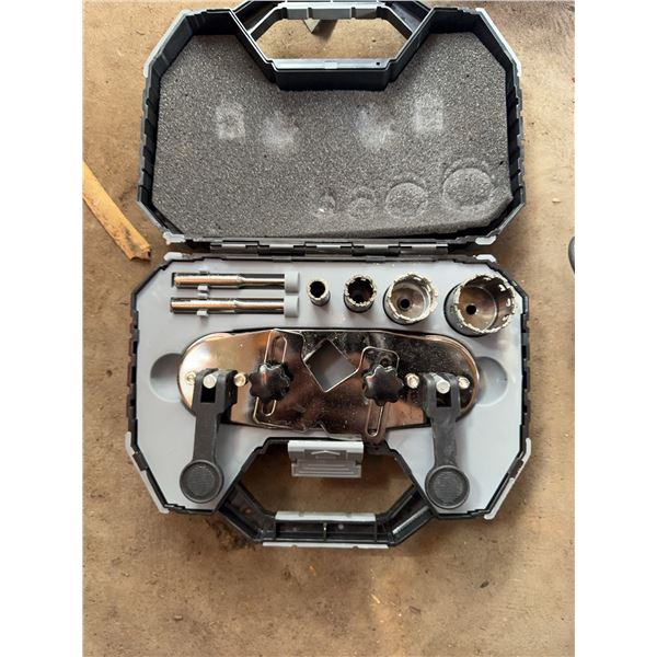 MAXIMUM Hole Saw Kit With Guide Plate