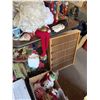 Image 20 : Large Assortment of Christmas Decorations