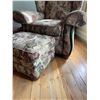 Image 3 : Floral Upholstered Armchair With Ottoman