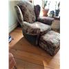 Image 5 : Floral Upholstered Armchair With Ottoman
