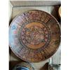 Image 4 : Decorative Art Objects and Textiles