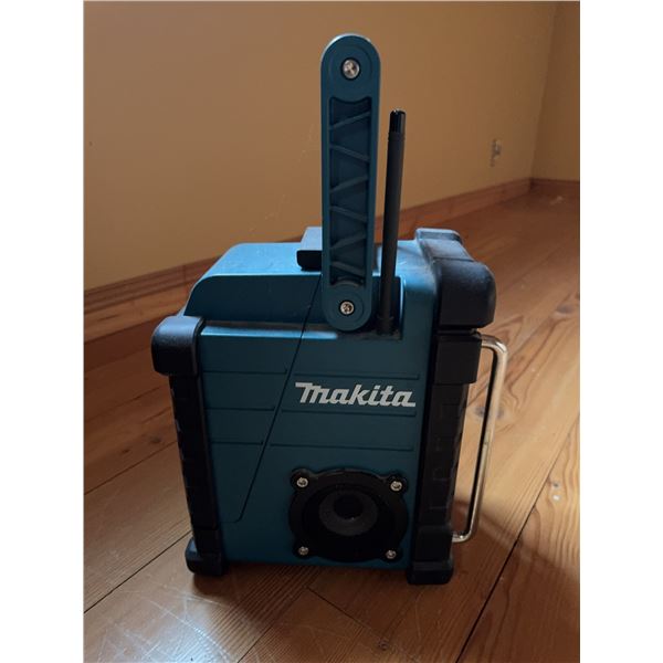 Makita DMR102 Job Site Radio