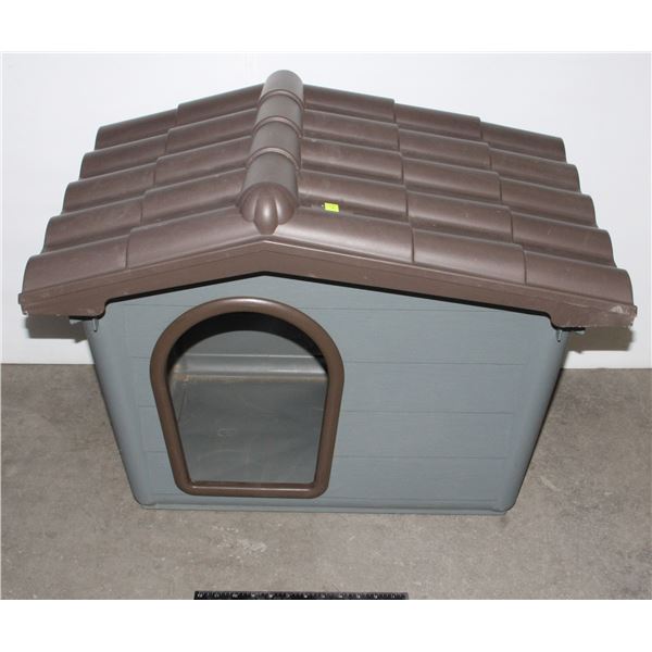 SOLID DOG HOUSE