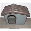 Image 1 : SOLID DOG HOUSE