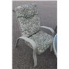 Image 4 : GREEN + TAN PATIO SET WITH UMBRELLA + STAND