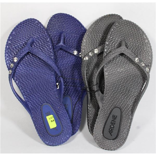 2 PAIRS OF FLEXIBLE SANDALS