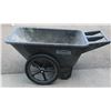 Image 1 : RUBBERMAID WHEELBARROW