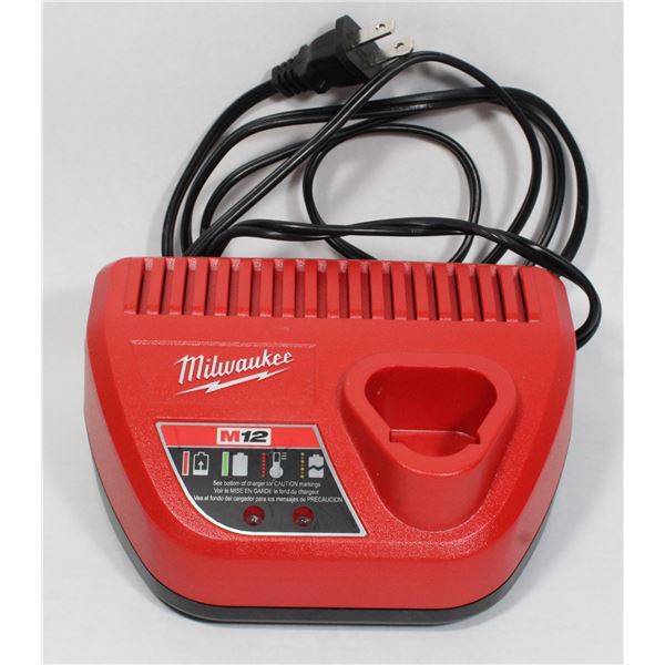 MILWAUKEE M12 CHARGER