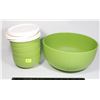 Image 1 : TUPPERWARE - 9 PIECE SET