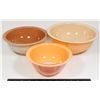 Image 1 : 3 PYREX BOWLS