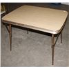Image 3 : VINTAGE 40" X 30" KITCHEN TABLE WITH 8" LEAF