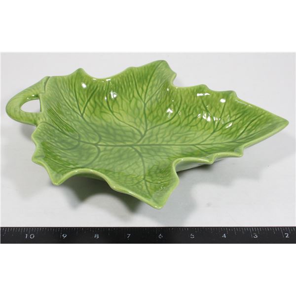 GREEN LEAF TRINKET DISH OR CANDY DISH