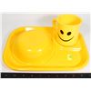 Image 1 : RUBBERMAID TRAY + BOWL WITH SMILEY MUG