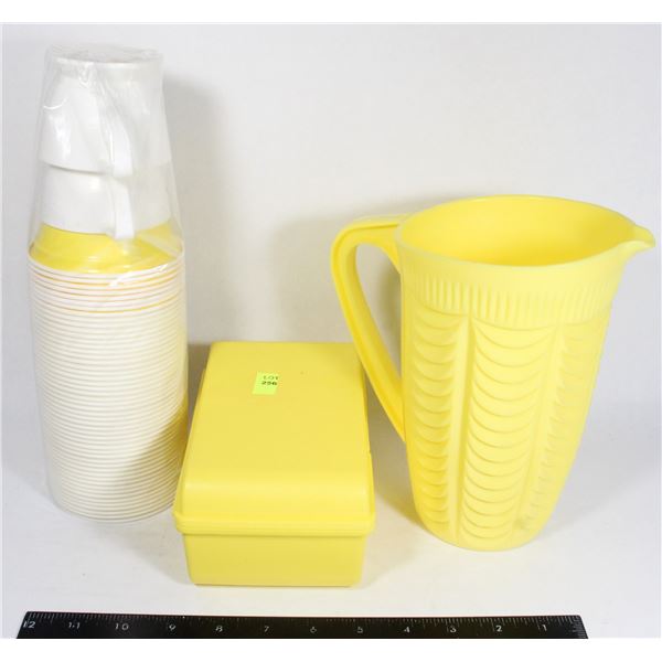 RETRO COZY CUPS WITH REFILLS