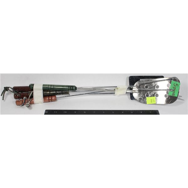 5 VINTAGE BBQ UTENSILS
