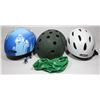 Image 1 : 3 HELMETS AND MULTI SCARF