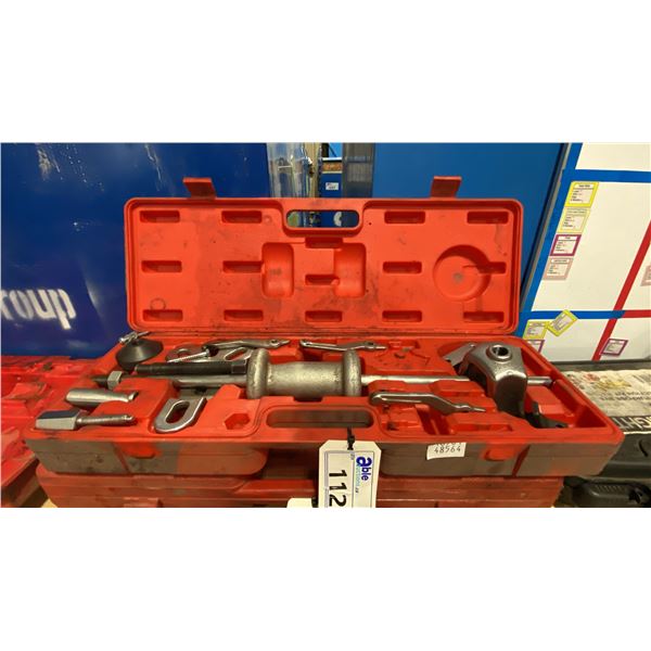SLIDE HAMMER PULLER SET IN HARD TRANSPORT CASE