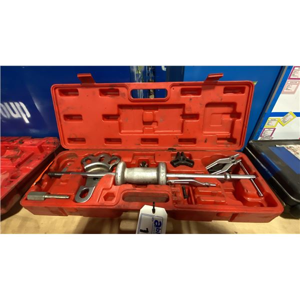 SLIDE HAMMER PULLER SET IN HARD TRANSPORT CASE