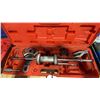 Image 2 : SLIDE HAMMER PULLER SET IN HARD TRANSPORT CASE