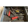 Image 13 : METAL WOOD TOP MOBILE MECHANICS 24 DRAWER TOOL BENCH WITH LARGE ASSORTMENT OF TOOL CONTENTS