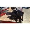 Image 4 : RED METAL WOOD TOP MOBILE STORAGE SHELF WITH ASSORTED TOOL CONTENTS, BENCH VICE &