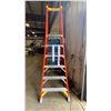 Image 3 : WERNER PODIUM MAX 6' ORANGE CARBON FIBER INDUSTRIAL PLATFORM LADDER
