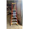 Image 3 : WERNER PODIUM MAX 6' ORANGE CARBON FIBER INDUSTRIAL PLATFORM LADDER