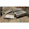 Image 2 : PAIR OF FSR-2SL METAL FOLDING LOADING RAMPS & 3 JACK STANDS