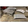 Image 3 : PAIR OF FSR-2SL METAL FOLDING LOADING RAMPS & 3 JACK STANDS