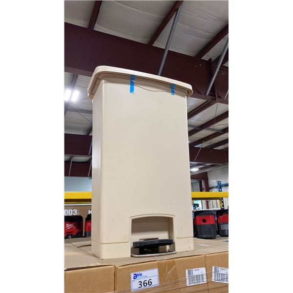 RUBBERMAID COMMERCIAL SLIMJIM 68L STEP-ON WASTE RECEPTACLE *IN BOX*
