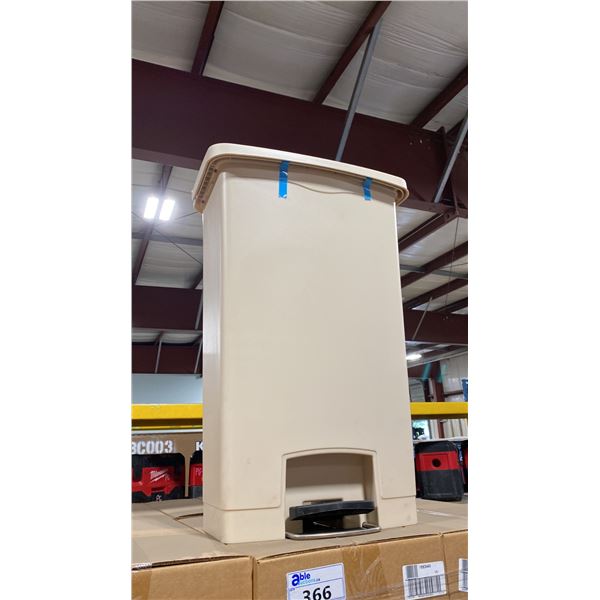 RUBBERMAID COMMERCIAL SLIMJIM 68L STEP-ON WASTE RECEPTACLE *IN BOX*