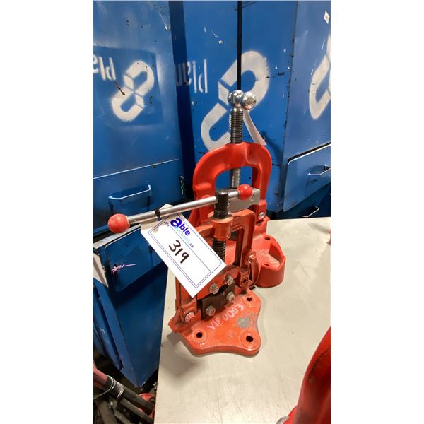 RIDGID NO 25A 1/8" - 4" INDUSTRIAL BOLT DOWN PIPE VISE & ORANGE MINI INDUSTRIAL PIPE VISE