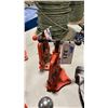Image 2 : 2 ASSORTED SIZE INDUSTRIAL ORANGE BOLT DOWN PIPE VISE