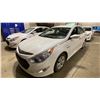 Image 1 : 2014 HYUNDAI SONATA HYBRID 4DRSD WHITE VIN KMHEC4A42EA111555