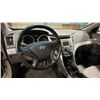 Image 7 : 2014 HYUNDAI SONATA HYBRID 4DRSD WHITE VIN KMHEC4A42EA111555