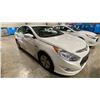 Image 4 : 2015 HYUNDAI SONATA HYBRID 4DRSD WHITE VIN KMHEC4A49FA138205