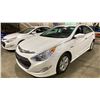 Image 1 : 2015 HYUNDAI SONATA HYBRID 4DRSD WHITE VIN KMHEC4A47FA138106