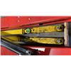 Image 6 : JOHN BEAN EELR532A RED 10,000 LB CAPACITY SINGLE PHASE 230V, 2 POST 4 POINT HYDRAULIC VEHICLE HOIST