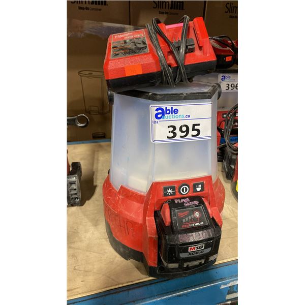 MILWAUKEE M18 CORDLESS PORTABLE COMPACT SITE LIGHT WITH BATTERY & CHARGER