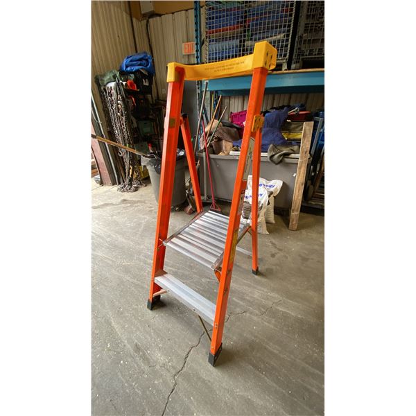 ALLRIGHT 2' ORANGE CARBON FIBER INDUSTRIAL PLATFORM LADDER
