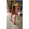 Image 2 : ALLRIGHT 2' ORANGE CARBON FIBER INDUSTRIAL PLATFORM LADDER