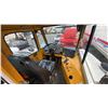 Image 5 : 2007 CAPACITY TJ7000 NON DOT, 2DR SHUNT TRUCK, WHITE, VIN 4LMCB21177L018447,