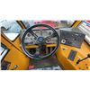 Image 6 : 2007 CAPACITY TJ7000 NON DOT, 2DR SHUNT TRUCK, WHITE, VIN 4LMCB21177L018447,